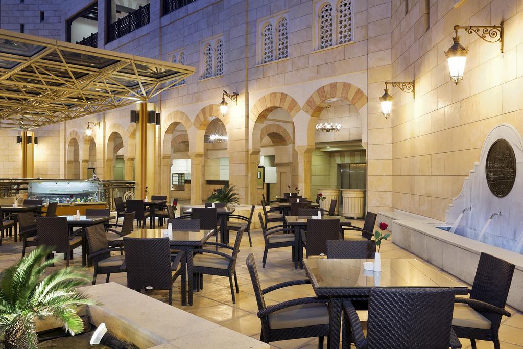 Anjum Makkah Hotel La Meca Exterior foto The hotel's restaurant