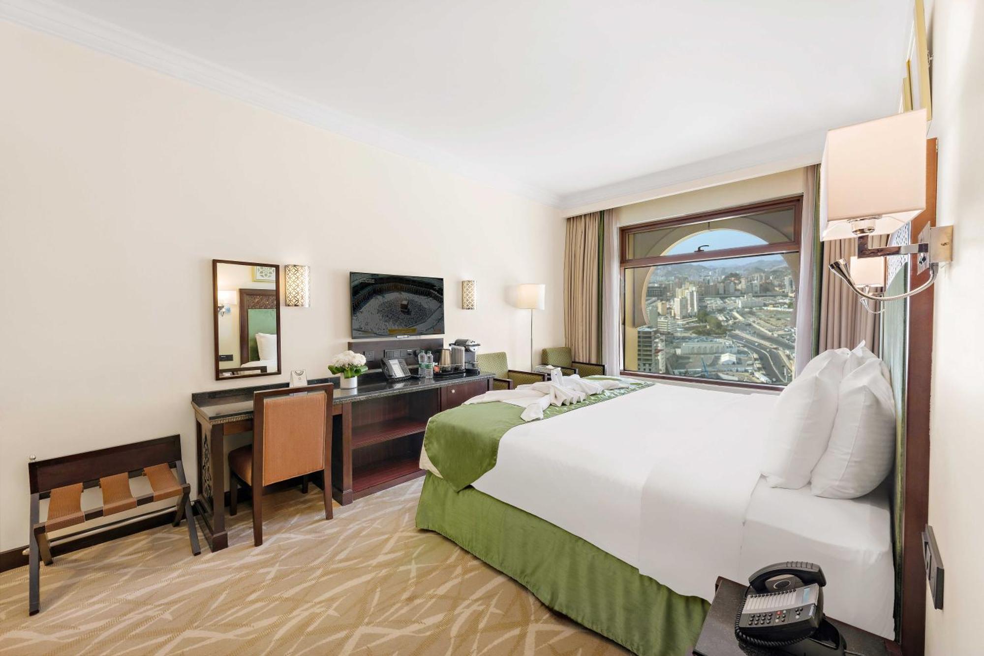Anjum Makkah Hotel La Meca Habitación foto A room at the hotel