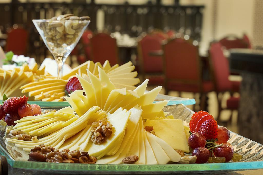 Anjum Makkah Hotel La Meca Exterior foto Cheese platter
