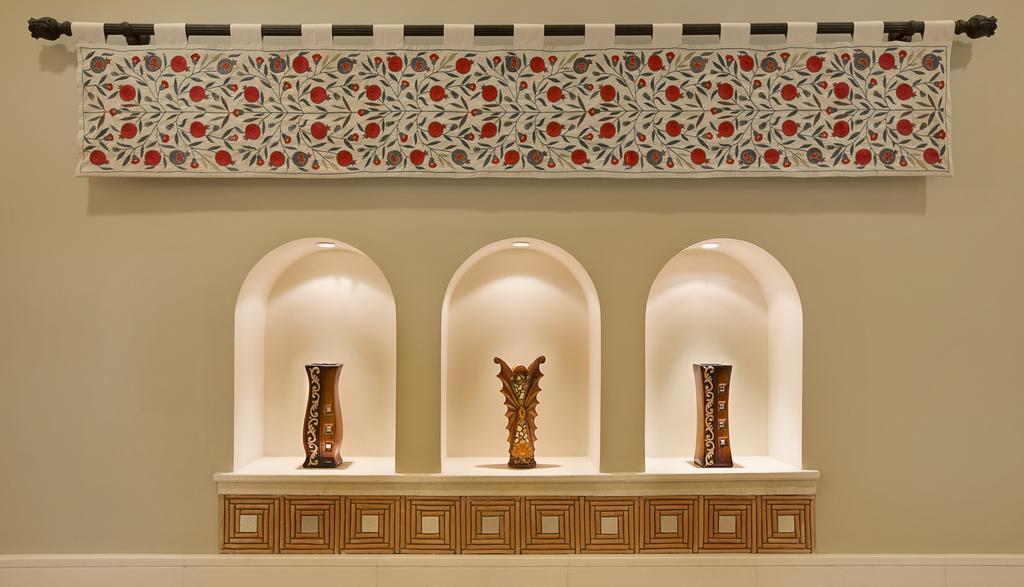 Anjum Makkah Hotel La Meca Exterior foto A traditional design of a fireplace